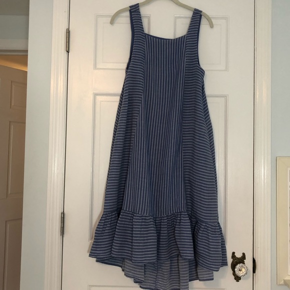 HOLDING HORSES Dresses & Skirts - Flowy dress with ruffled bottom